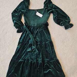 Womens Elegant Green Velvet Dress